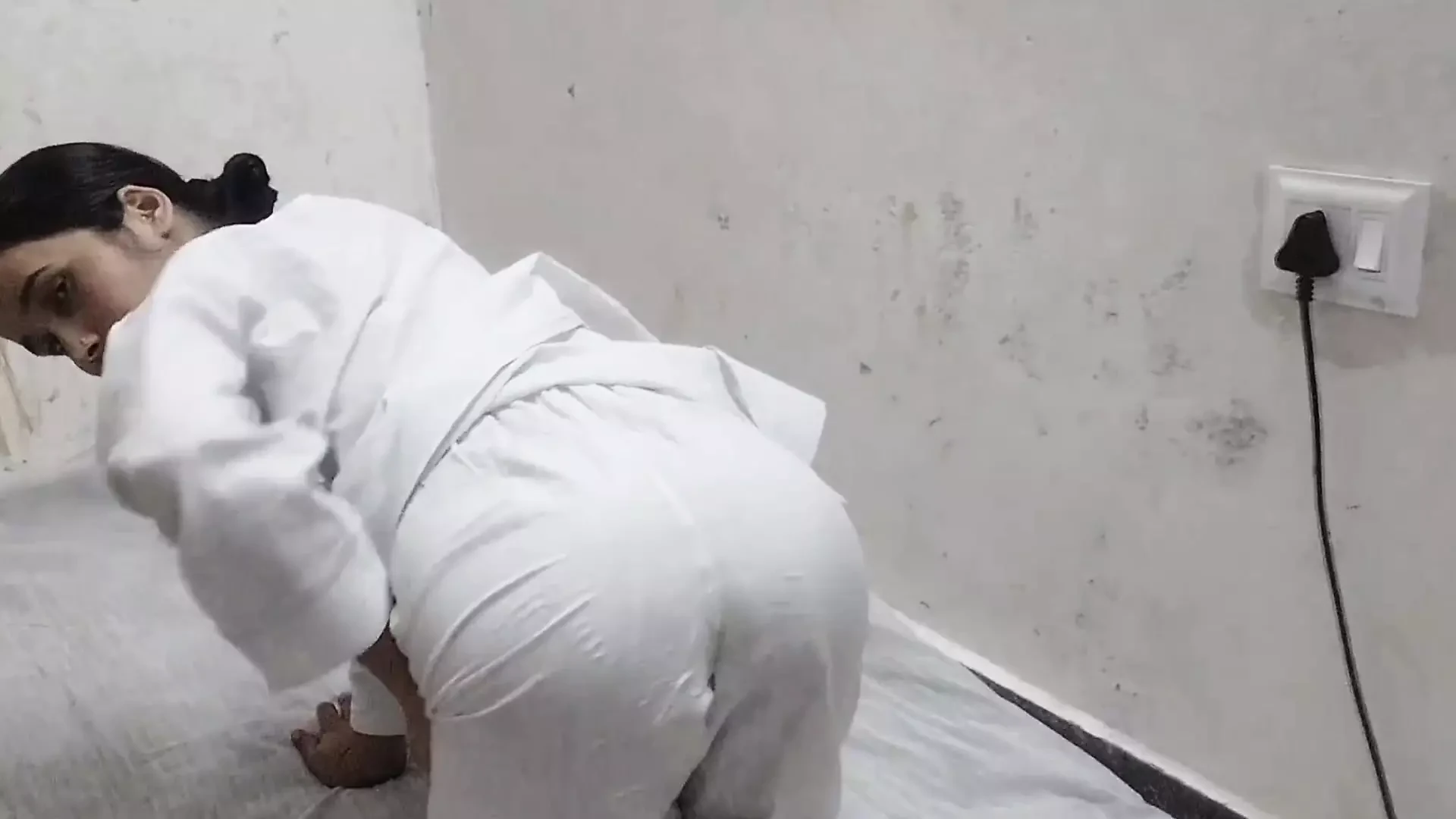 Indian muslim girl ko paise dekar jabar dasti pela