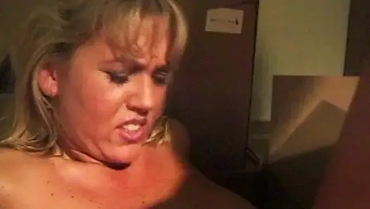 Versaute Taxifahrt mit heißer Blondine