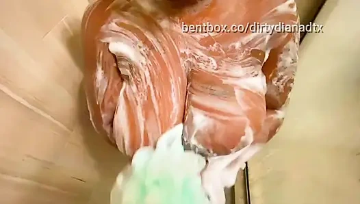 Грязная Диана обожает, когда тебя спустили хуем в душе
