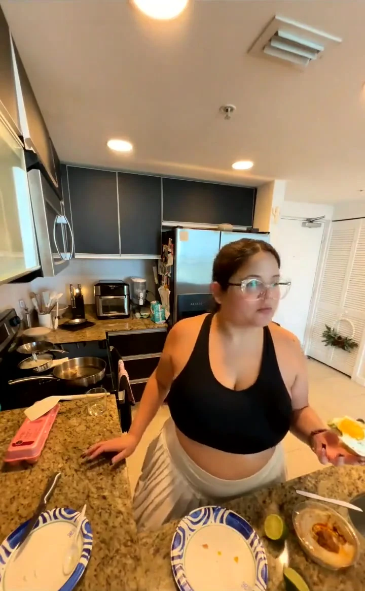 Live Stream with Dani Valentina