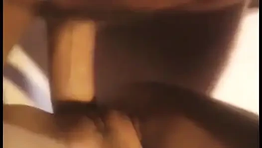 Memek becek cewek cantik rambut pirang dijilat sama cowok sange