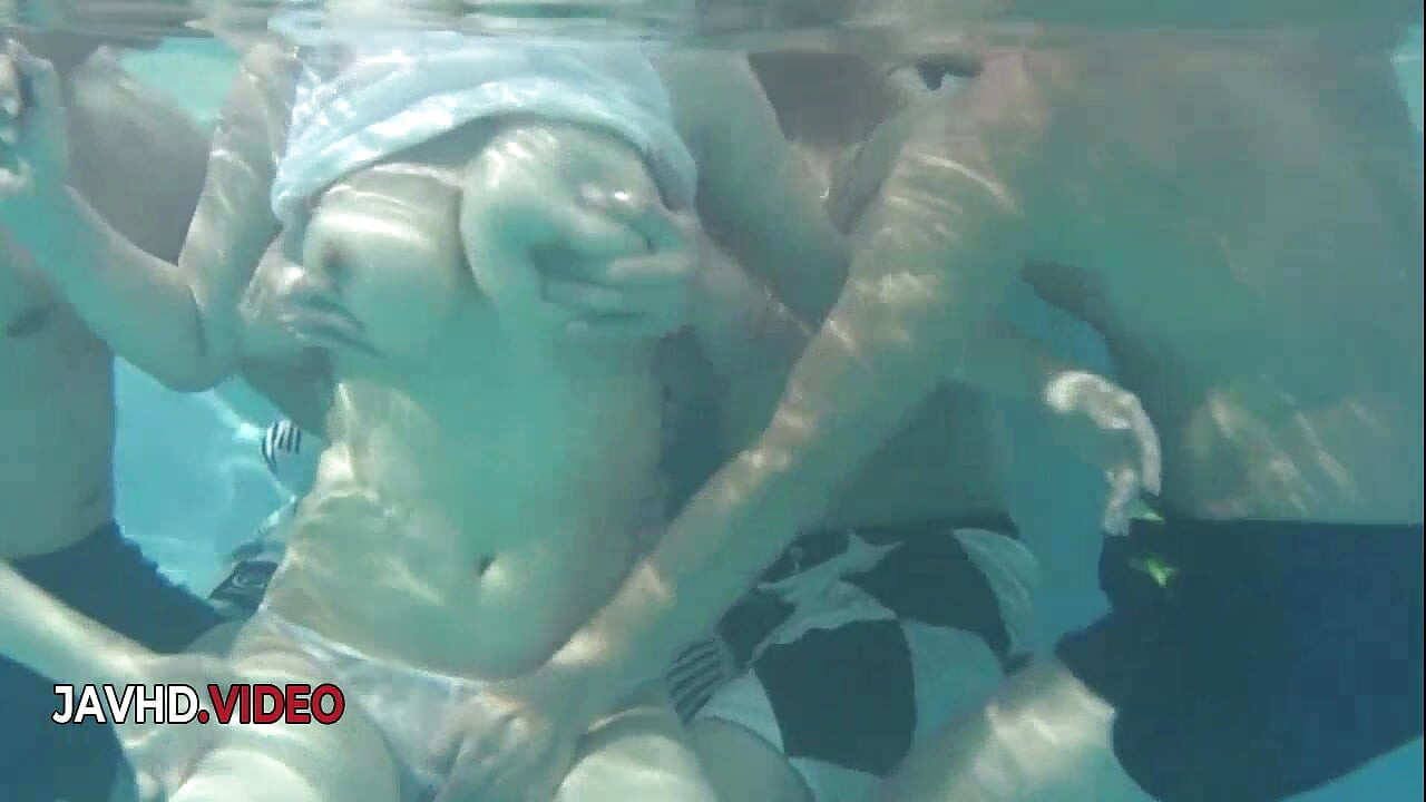 Suzuna Komiya's Steamy Poolside Blowjob with Two Guys