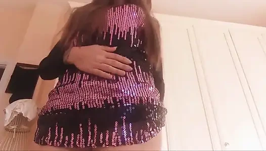 Ini adalah pesta yang luar biasa, tapi aku benar-benar harus pergi karena virus usus... Oh tidak! Mereka mendengarku!