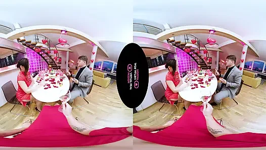 Merayakan Tahun Baru Cina dengan Threesome Liar - VR