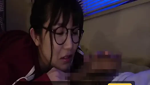 Blowjob-unterricht spät in der nacht von einer unerfahrenen stiefschwester