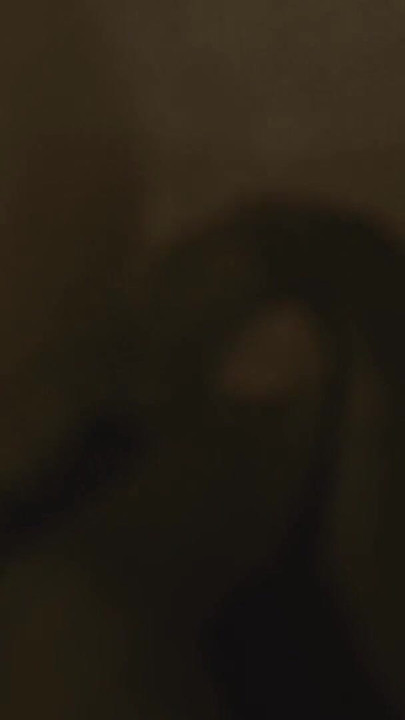 Hintli üvey kız kardeş bir gece sikişiyor. | Klip 1