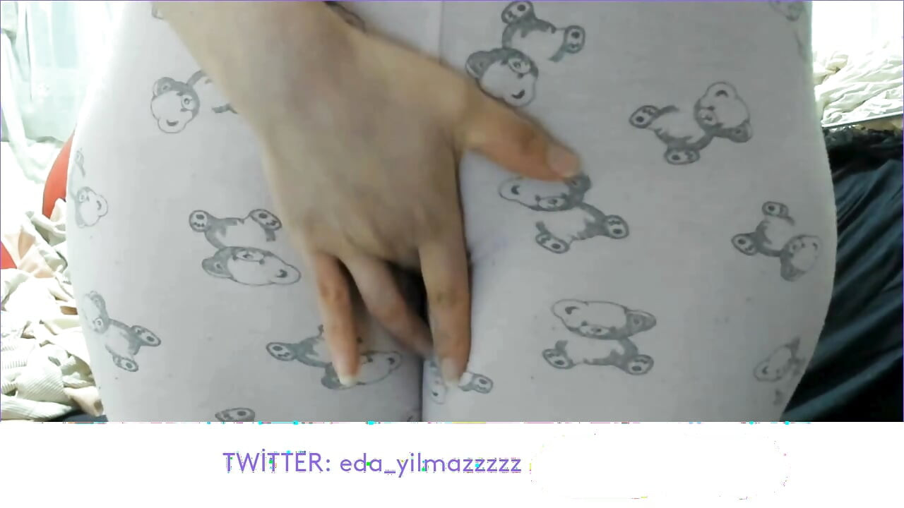 CAMELTOE- MASTURBATION IN PAJAMAS- PUFFED PUSSY- SWOLLEN PUSSY- TURKISH PORN