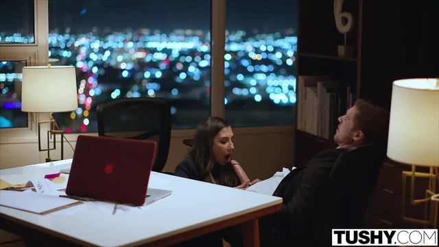 TUSHY – Sex therapist Gianna is obsessed with anal fantasies