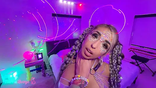 Luna colombiana macht ihre erste rave-affäre in totales schlafzimmer-chaos!