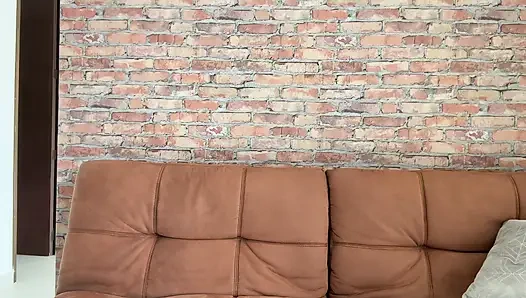 Seltsamer Creampie: Mein neuer amerikanischer Nachbar kommt mich besuchen und kommt drinnen