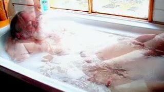 sushicook in bubble bath