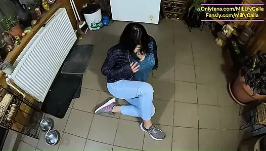 Azgın orta yaşlı seksi kadın bakış açısıyla azdırıyor. Büyük memeler, edepsiz düşünceler ve yaramaz solo oyun