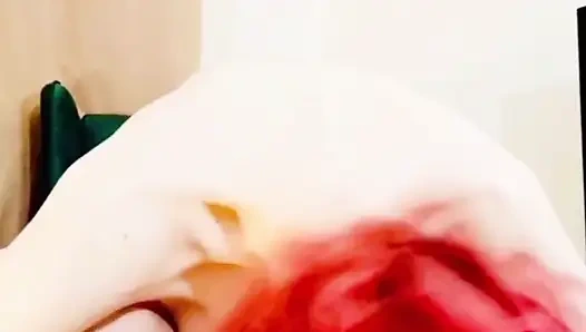 Мой муж-куколд раздражается, когда он показывает мое тело своим друзьям