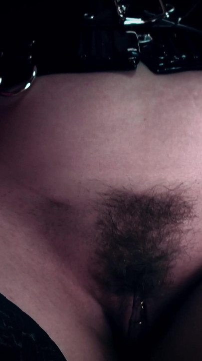 Klíčový okamžik od "JOI honění pokyny CEI instruktora pojídajícího mrdku - Sexy šílené milf hororové porno Evil Arya Grander"