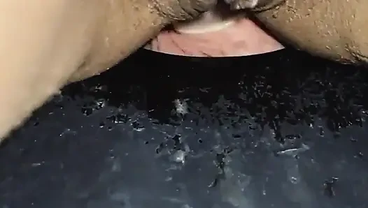 Aku dientot habis-habisan di gloryhole sambil direkam suami