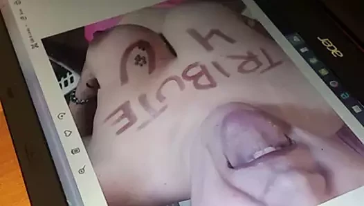 dei666cide'ye saygı duruşu