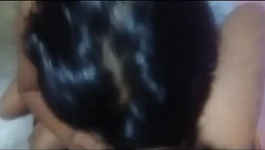 Orang tua berbicara dalam.