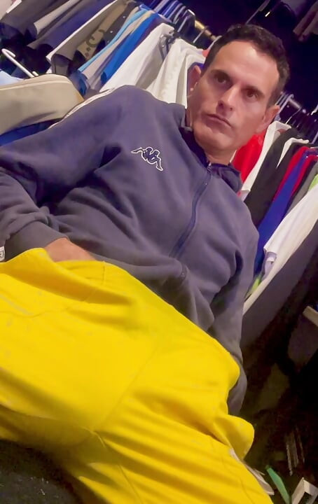 Monday dick play