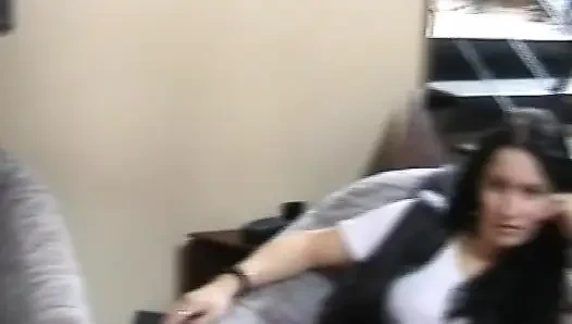 Две немецкие девушки принимают душ вместе в любительском видео