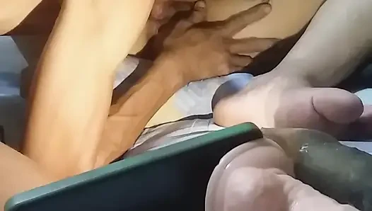Aku menikmati memakan memeknya yang basah
