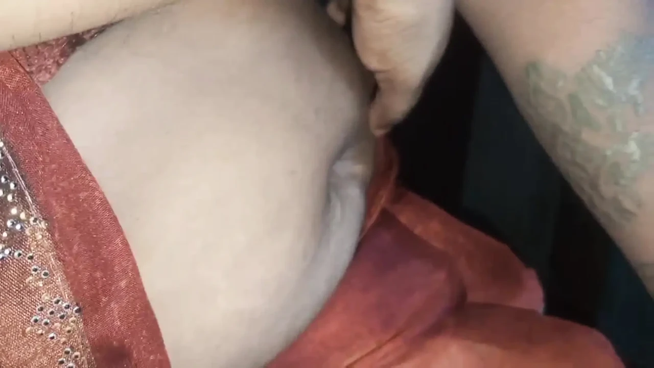 My pussy hair has grown long, I should clean it.
