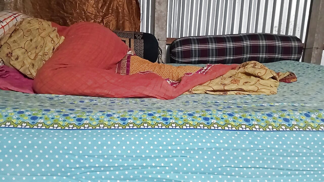 Hermanastra del pueblo por primera vez en casa