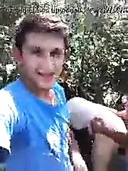 Jedan grupni sa mladima