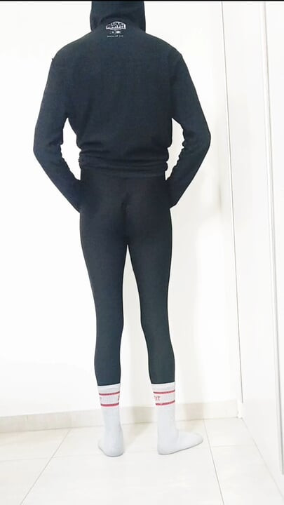 I'm have fun in black zentai suit
