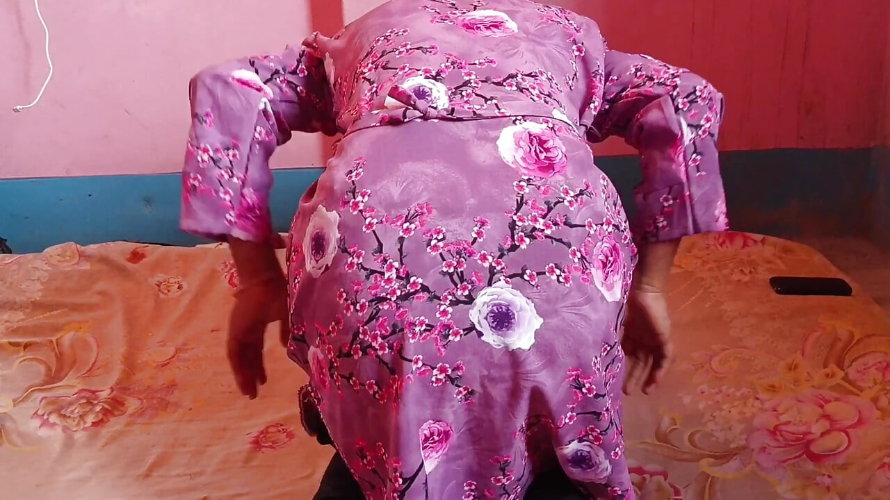 Viral sexy video of a Bangladeshi maternal stepuncle and stepniece.