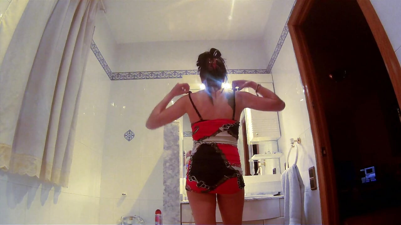 fucked with dildo while bathing, and afterwards my boyfriend