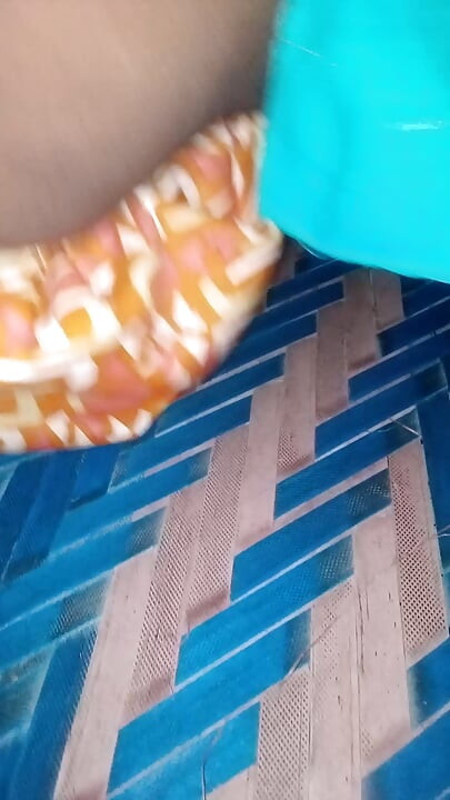 Bhabhi ne rat me chudai ki chut me mal dalbaya
