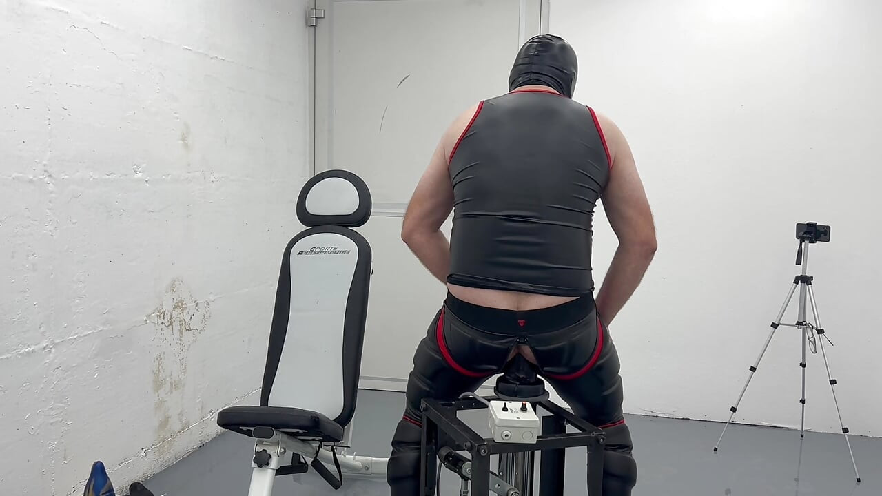 Trapanato due bei ragazzi 48 cm mr ed dildo macchina del sesso anale con un enorme plug da 8,9 cm e post tentativo