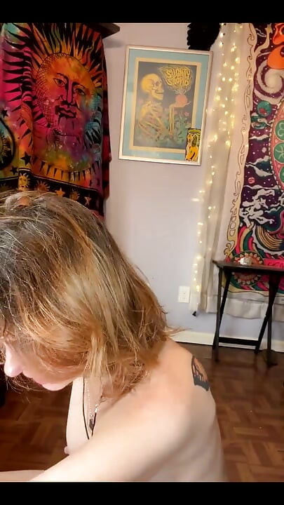 Show de fumaça e dança com Suzy Wylde