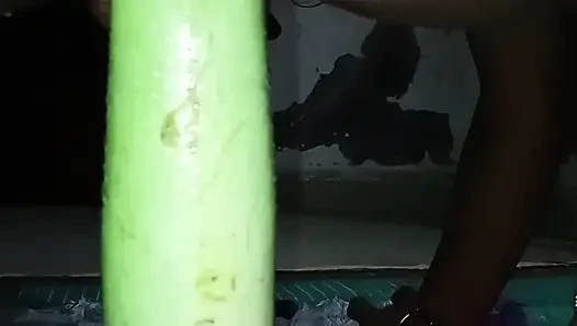 Bhabhi Ne bahut badi louki chut me dal diya