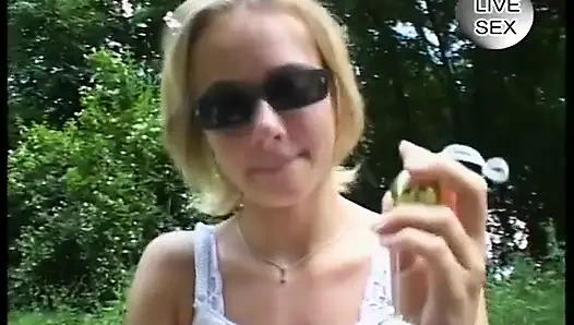 Açık havada mastürbasyon yapmaktan hoşlanıyor