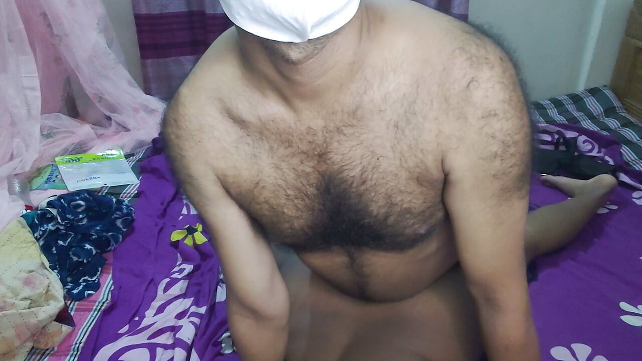 地元の義理の従妹の脚を押さえつけてビンタするのが楽しい