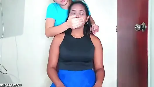 Стул с кляпаем с кляпаем