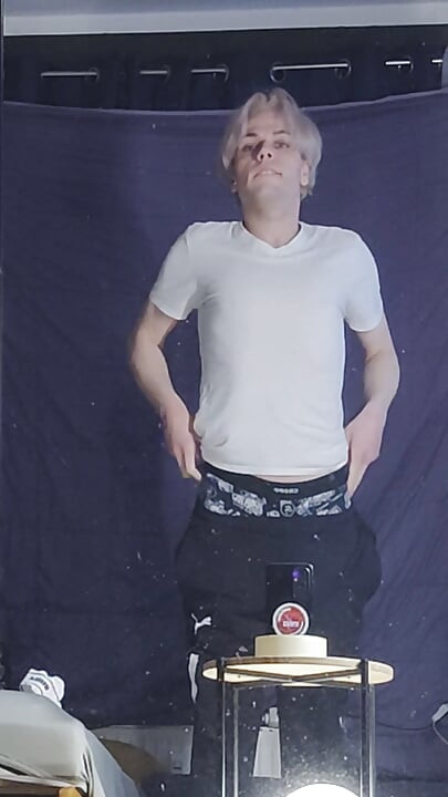 My body late 2026, i bleached my hair again.
