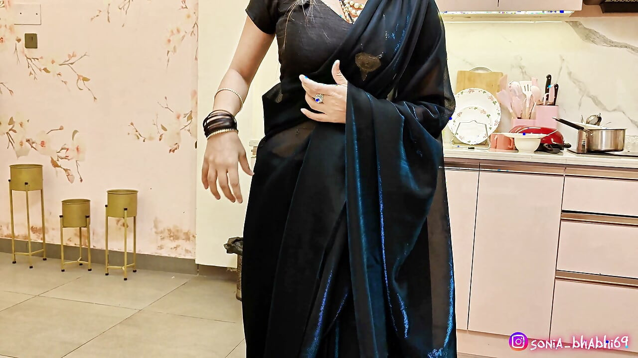 i sex with delivery guy when my husband is not in home. in hindi roleplay