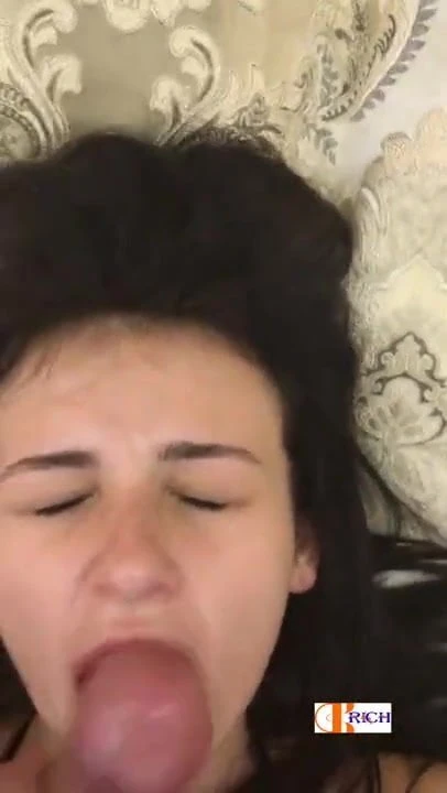Fucked his pretty girlfriend in the room while her parents were not at home