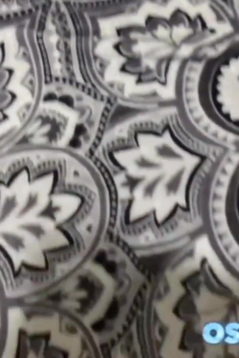 ejakulasi di kaki kecilnya,...