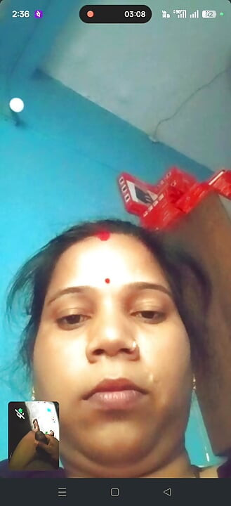 Mera boyfriend ne mujhe dekh ke muthi mara