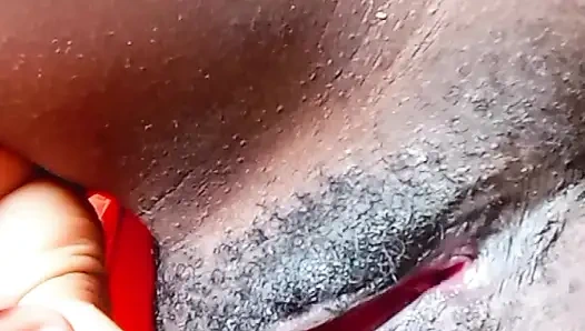 Сезонная мастурбация по холстику в домашнем видео