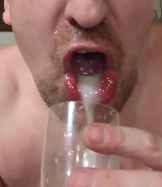 I love swallow and play with lot of cum