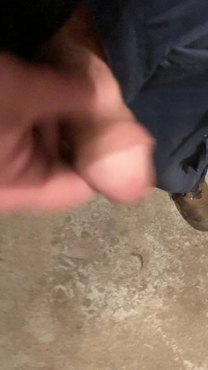 Ma petite bite ejacule