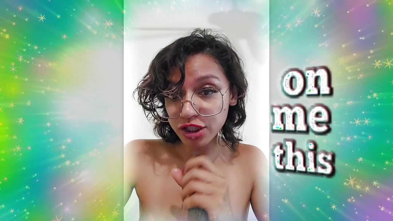 女神ラリティは、汚いフェラチオをして、私の胸を潤すのが大好きです