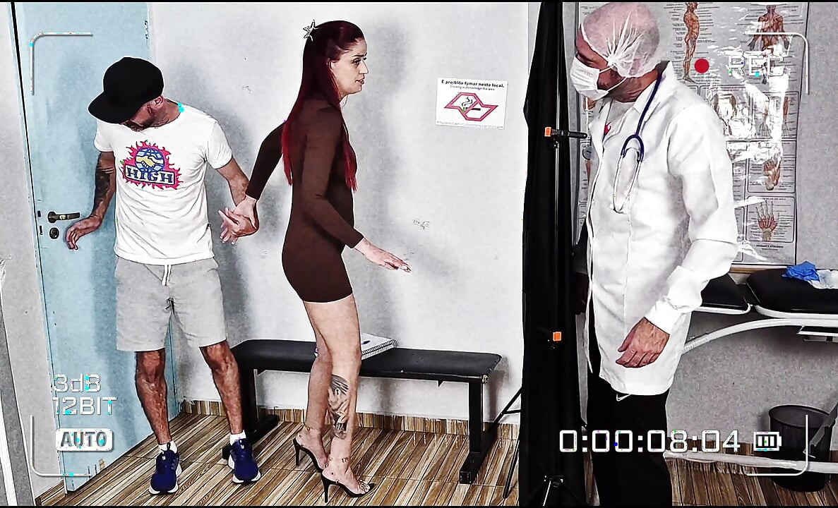 Esposa Leva Injeção No Bumbum Por Trás Do Corno Destraído!