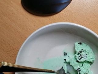 Înghețată de menta cu umplutura mea groasă fertilă de spermă