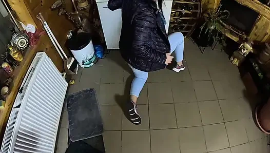 Cameltoe MILF Twerks in Jeans - Blowjob & Cum All Over My Puffy Jacket 334