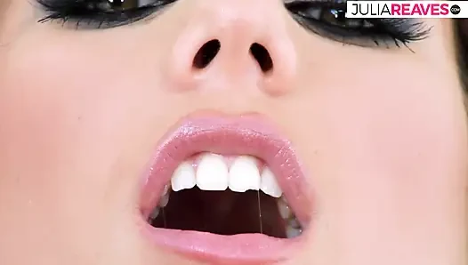 Gadis seksi ngangkangin memek sambil ngentot pakai dildo ukuran raksasa